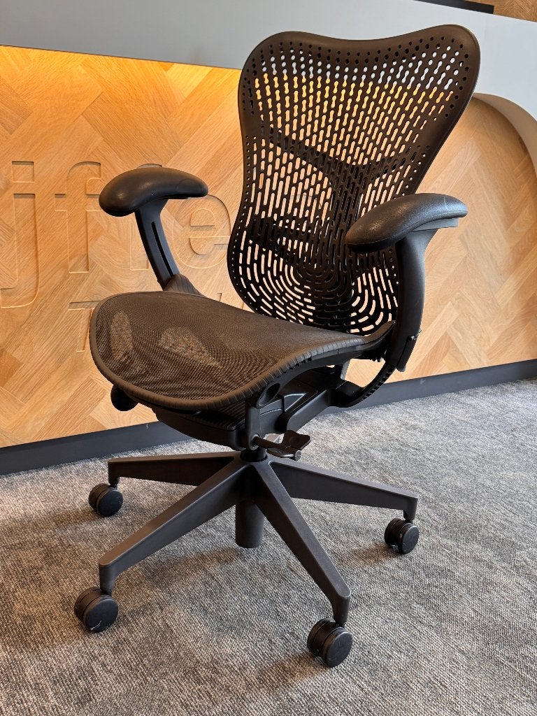 Herman Miller Mirra 1 – Ergonomische bureaustoel, Gebruikt, Ophalen of Verzenden, Grijs, Bureaustoel