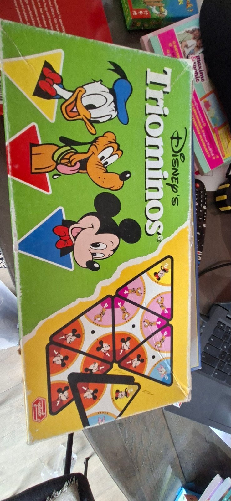 Disney's Triominos - Leuk familiespel, Hobby en Vrije tijd, Gezelschapsspellen | Bordspellen, Drie of vier spelers, Ophalen of Verzenden
