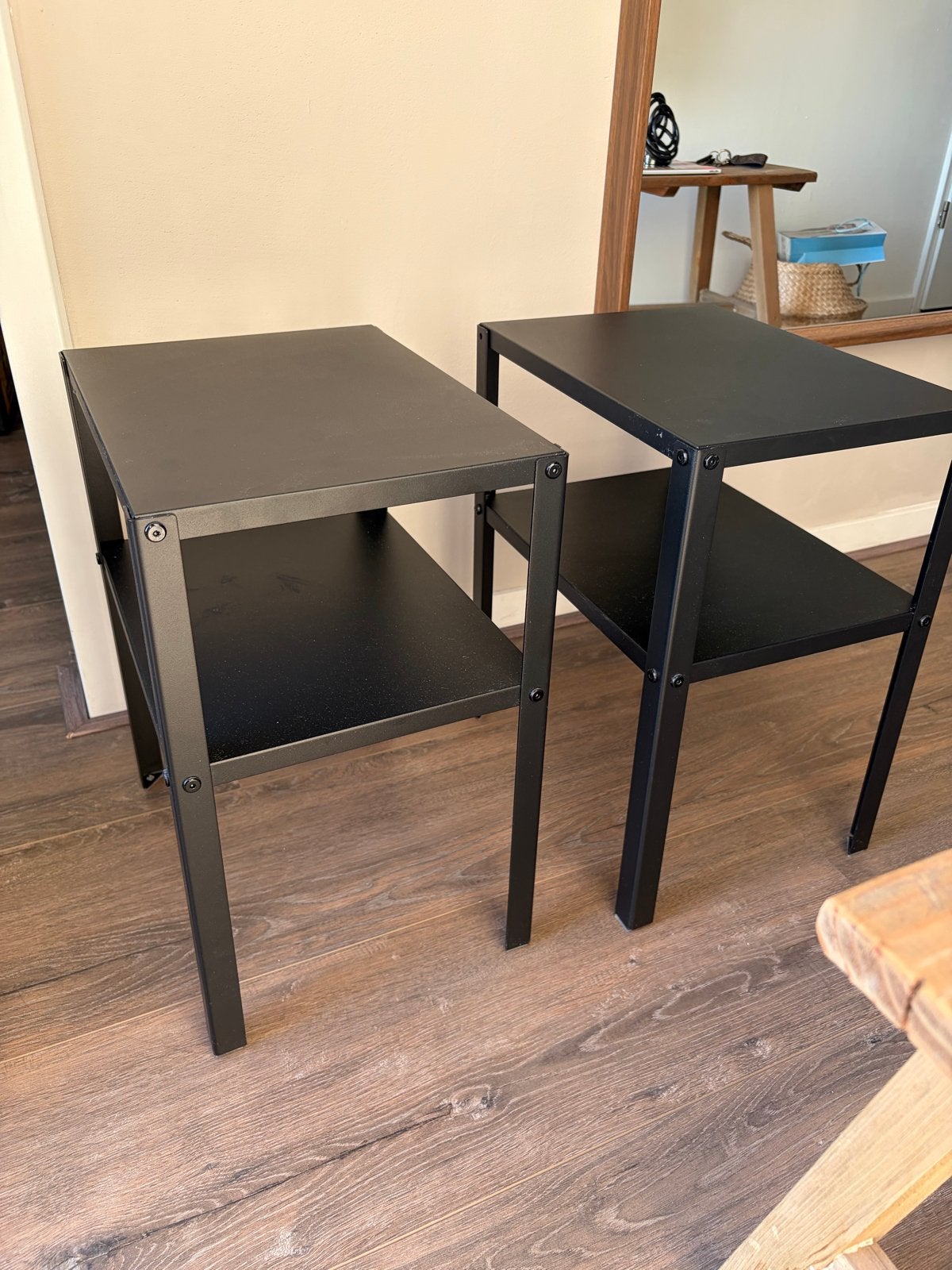 KNARREVIK Nachtkastje ikea, Ophalen, Minder dan 45 cm, Metaal of Aluminium, 55 tot 70 cm