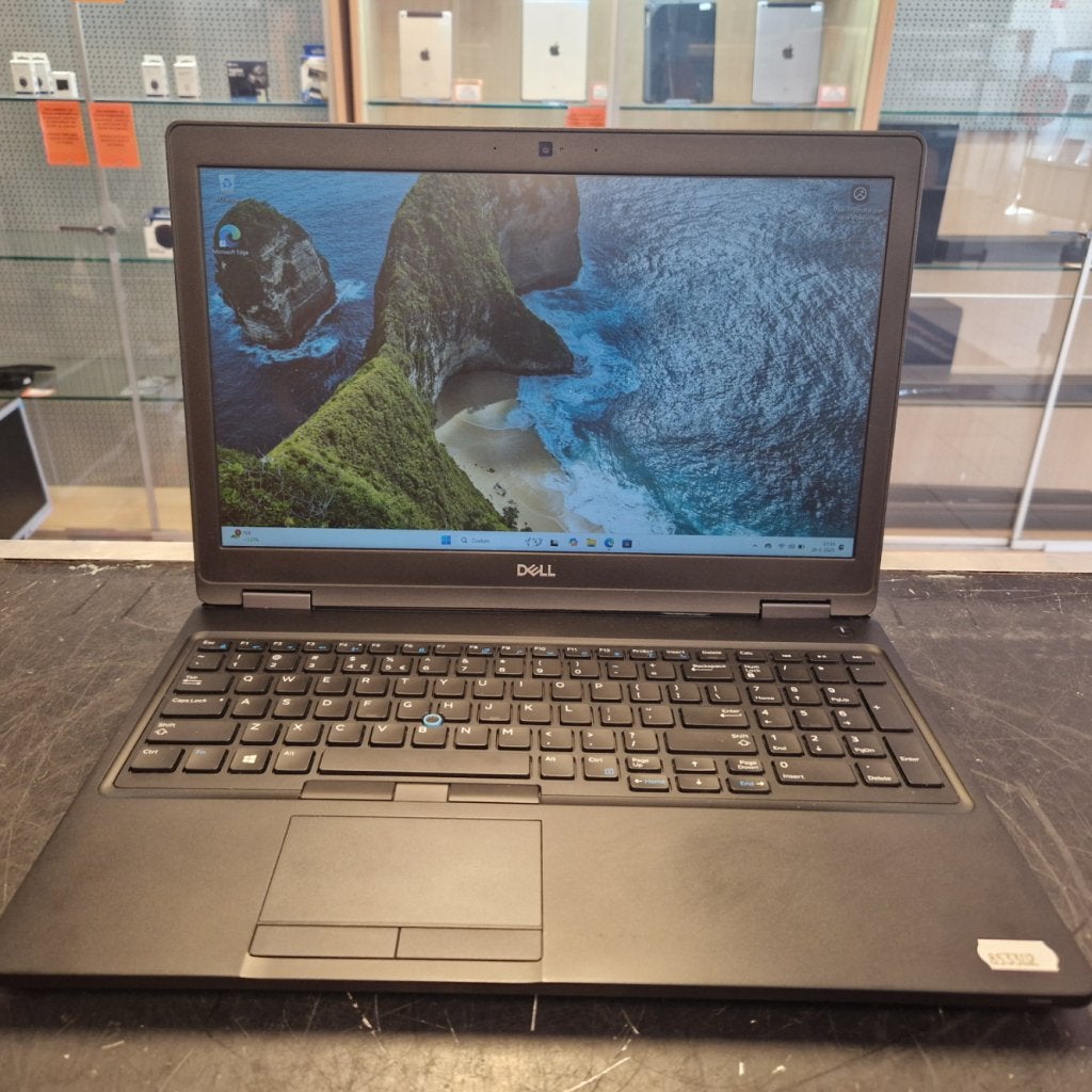 Dell Latitude 5590 Intel Core i7-8650U 8GB 256GB SSD Windows, Computers en Software, Windows Laptops, Dell, Zo goed als nieuw