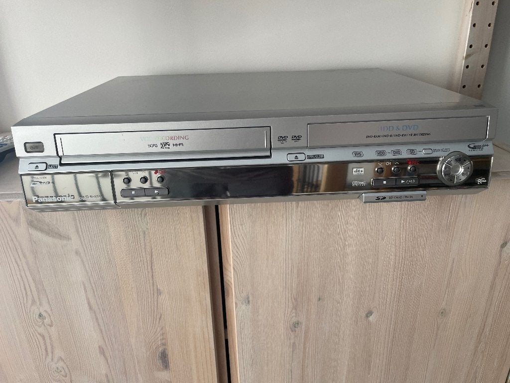 Panasonic DMR EK80V DVD/VHS/CD/HDD/SD combi videorecorder, Audio, Tv en Foto, Videospelers, Ophalen of Verzenden