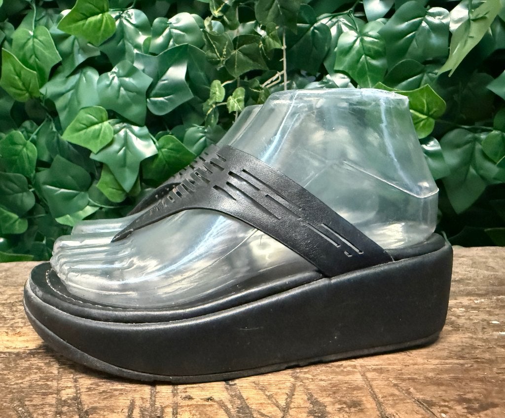 zo goed als nieuw slippers van Fitflop maat 36, Zwart, Ophalen of Verzenden, Zo goed als nieuw, Fitflop