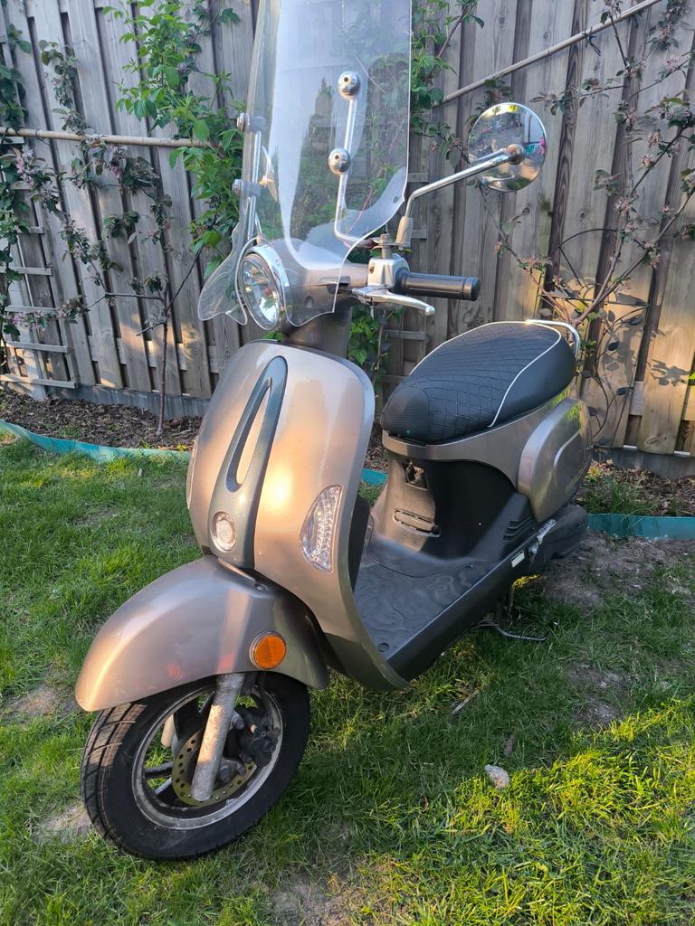 Kymco New Sento 50i injectie, rijdt goed,nette scooter, Fietsen en Brommers, Scooters | Kymco, Ophalen, Gebruikt, Overige modellen