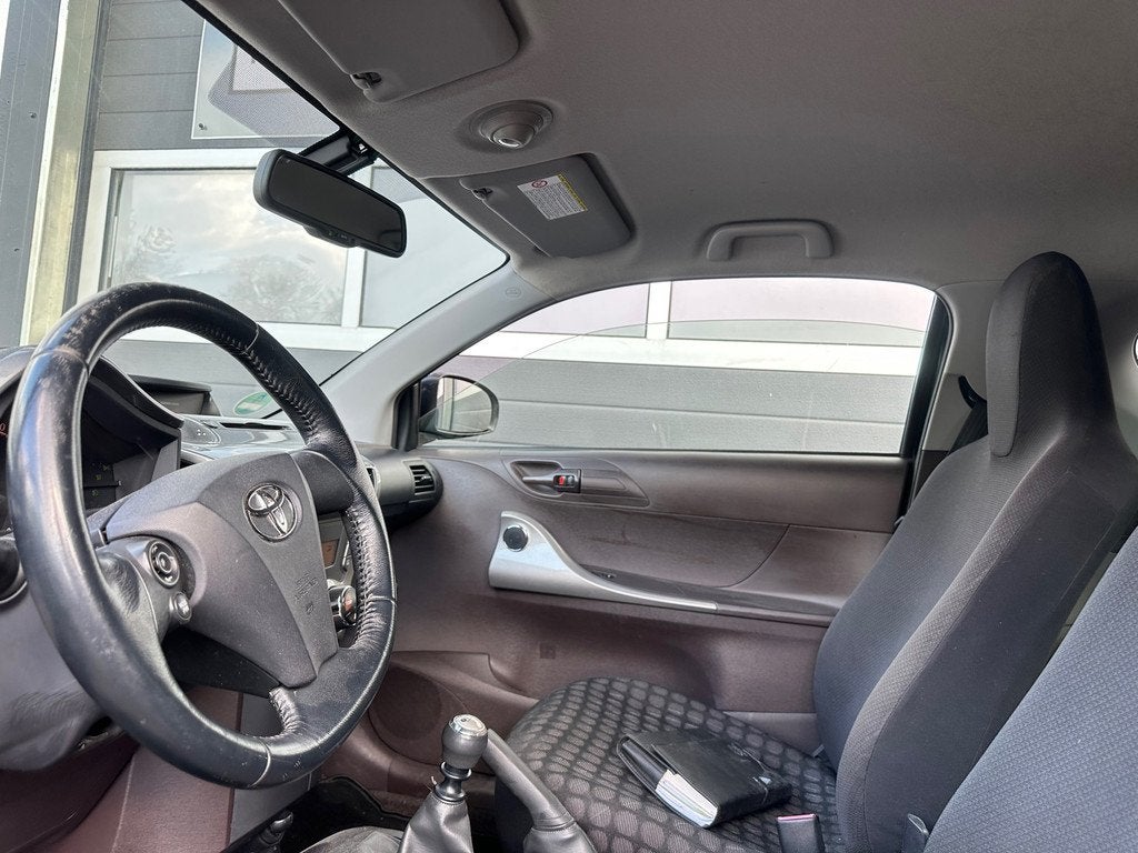 Toyota IQ 1.3 VVTi Dynamic | AIRCO | 97PK | KEYLESS | 16 inc, Auto's, Toyota, Stof, Gebruikt, Zwart, 4 cilinders