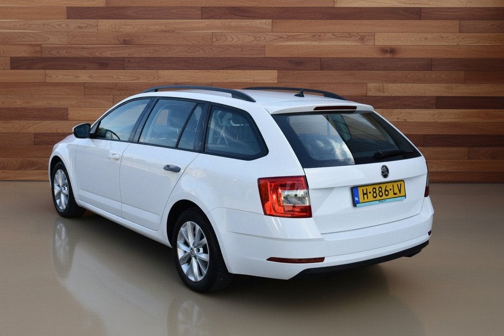 Skoda Octavia Combi 1.0 TSI Greentech Business Edition | CAR, Auto's, Skoda, Stof, Gebruikt, Met garantie (alle), 116 pk