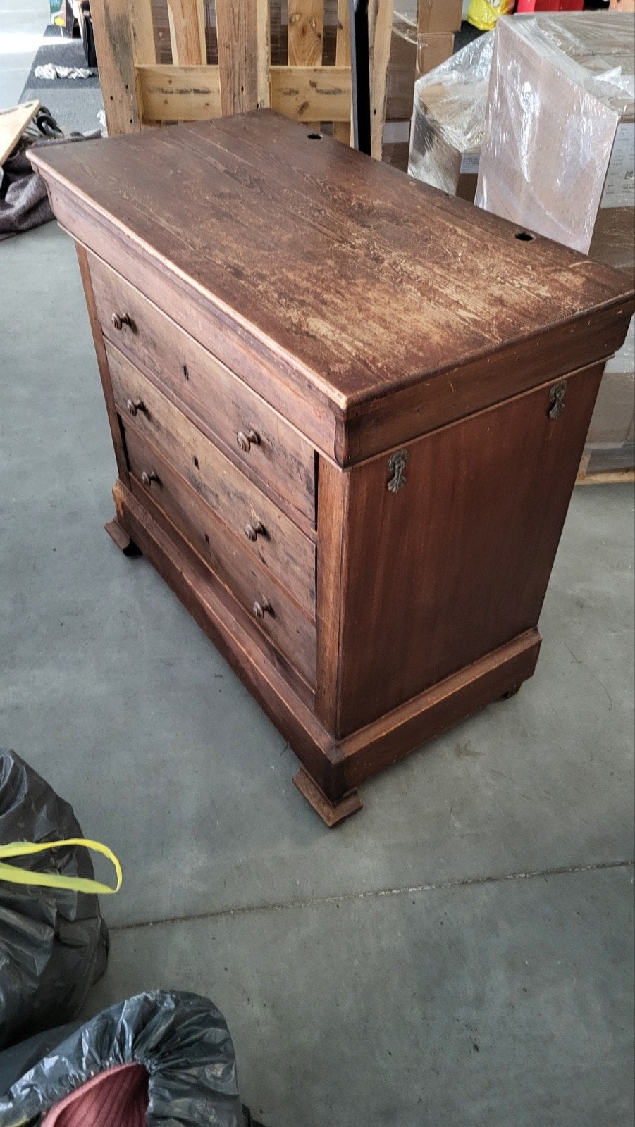 Antieke commode, Ophalen