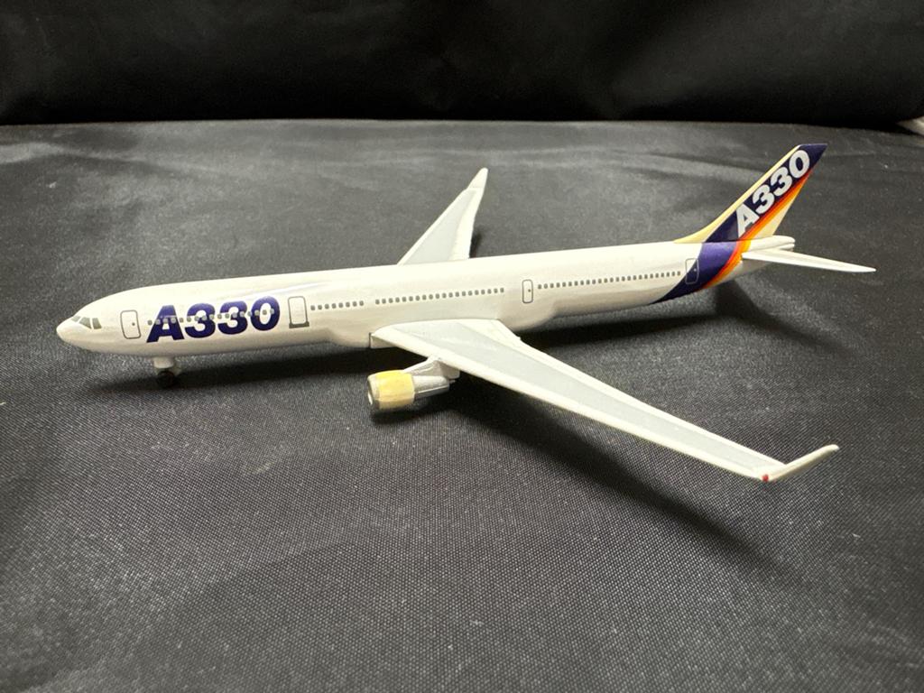 Airbus A330 schaalmodel - Vliegtuig - 1:500 Herpa, Ophalen of Verzenden, Zo goed als nieuw, Schaalmodel
