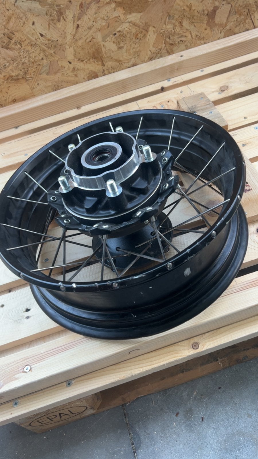 Honda X-ADV 750 Achterwiel/Achtervelg met schade, Ophalen, Gebruikt