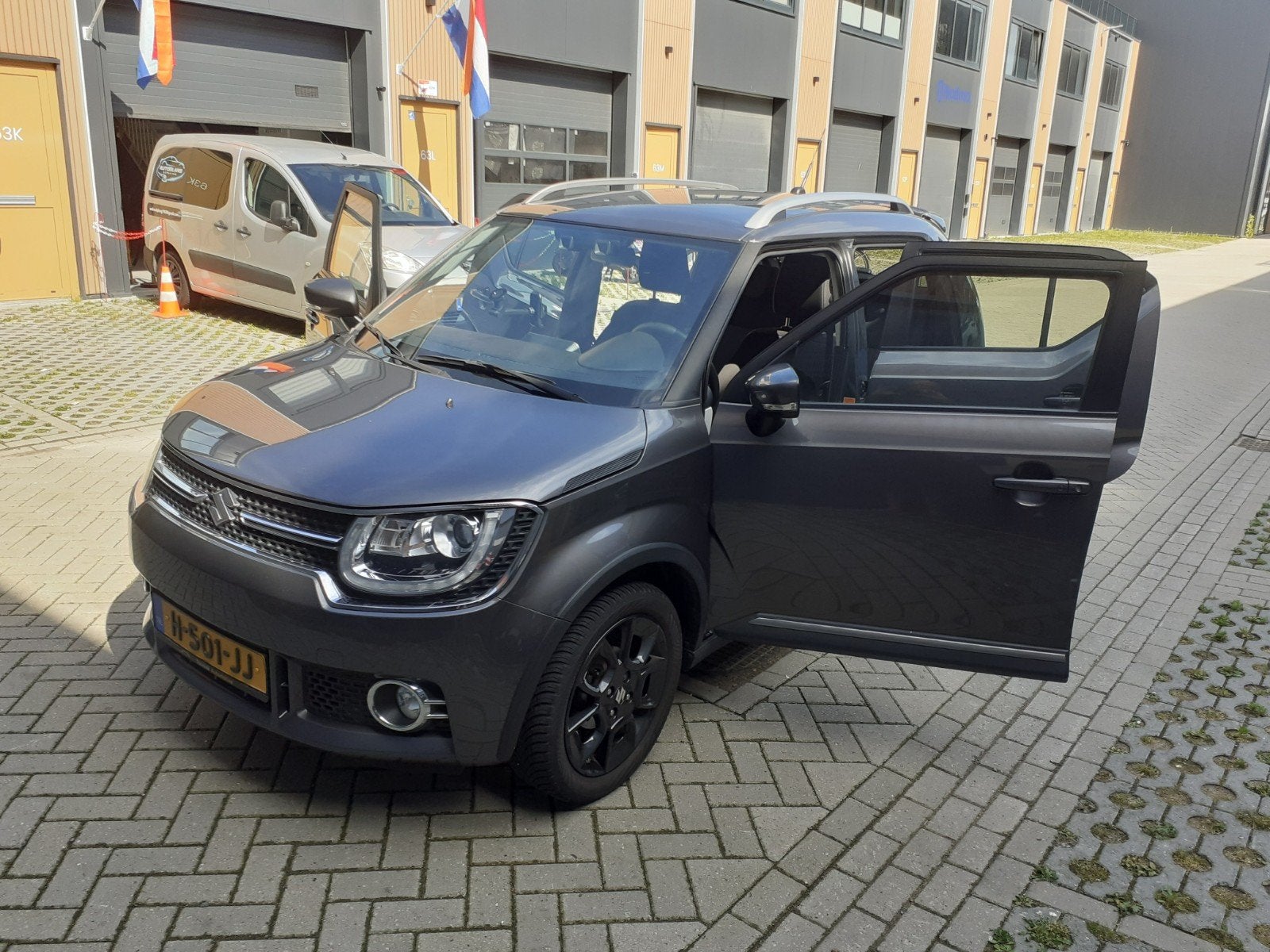 Suzuki Ignis 1.2 Dualjet 90pk Smart Hybrid 2020 Grijs, Voorwielaandrijving, 4 cilinders, Leder en Stof, Origineel Nederlands