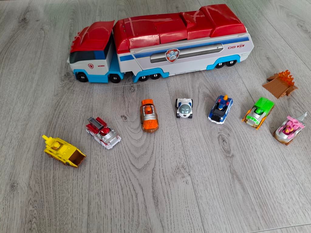 Paw Patroller met alle pups en Robo-Hond, Ophalen