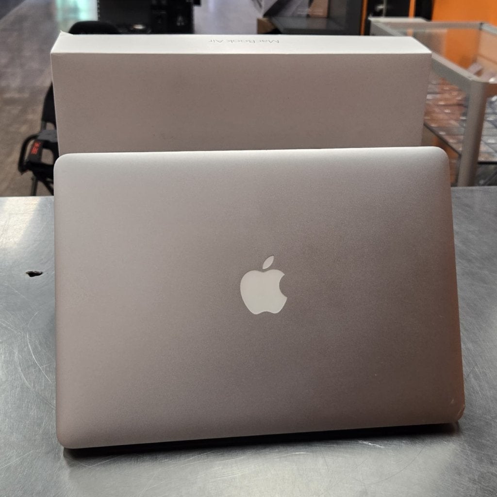 MacBook Air 13 inch 2017 | i5 8GB 256GB, Computers en Software, Apple Macbooks, Apple, Gebruikt, Support@apple.com, One Apple Park Way
Cupertino, CA 95014
United States
