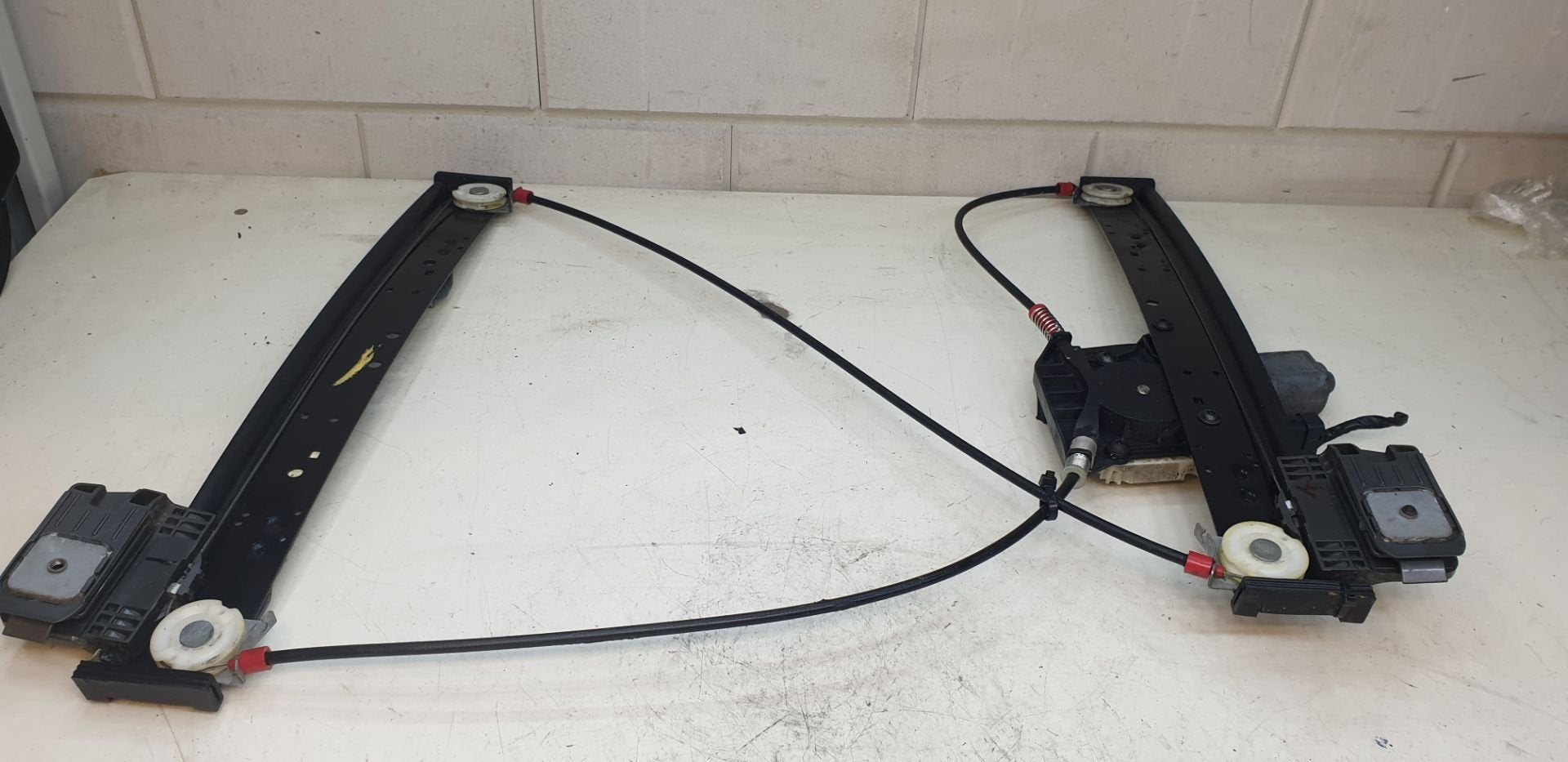 Raammechanisme linksvoor LV Colt CZC cabrio Mitsubishi 98031, Info@mitsubishi-motors.com, Gebruikt, Mitsubishi Motors Corporation