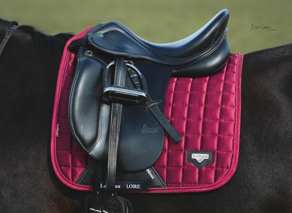 LeMieux Loire dressuur dekje Mulberry full SALE -35%!, Dieren en Toebehoren, Ophalen of Verzenden, Nieuw