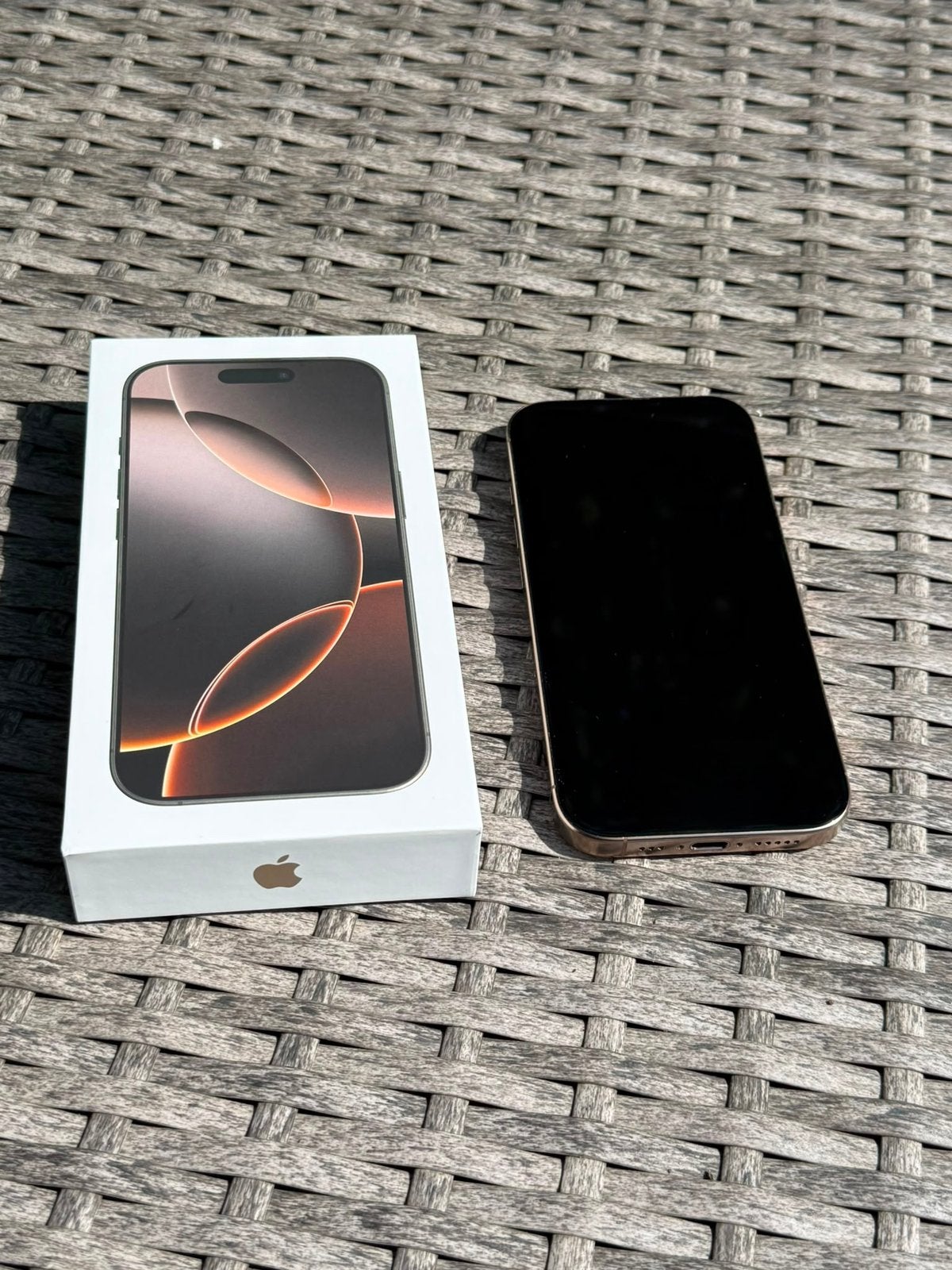 Iphone 16 pro 256GB desert titanium, Telecommunicatie, Mobiele telefoons | Apple iPhone, 89 %, Zo goed als nieuw, Goud, Ophalen