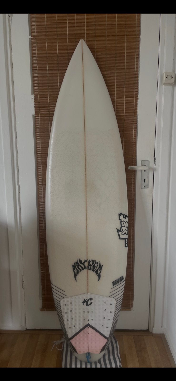 Lost driver 5.7 shortboard, Watersport en Boten, Golfsurfen, Ophalen, Zo goed als nieuw, Shortboard