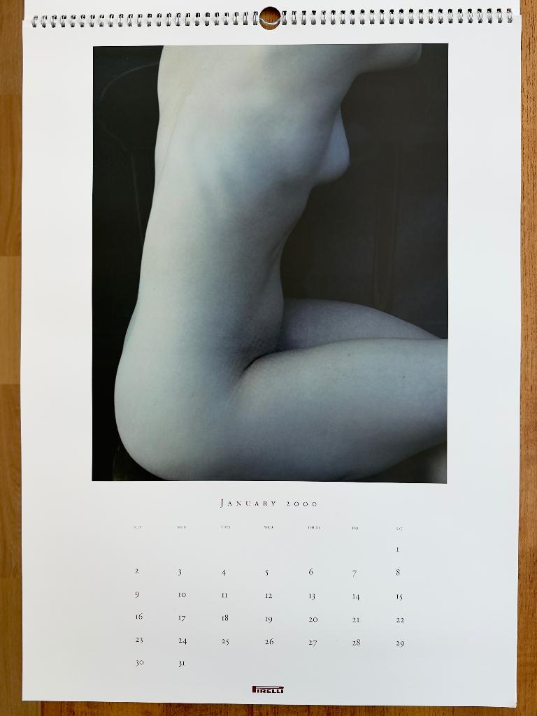 PIRELLI KALENDER 2000, ongebruikt, in de originele doos, Diversen, Ophalen of Verzenden, Maandkalender, Nieuw