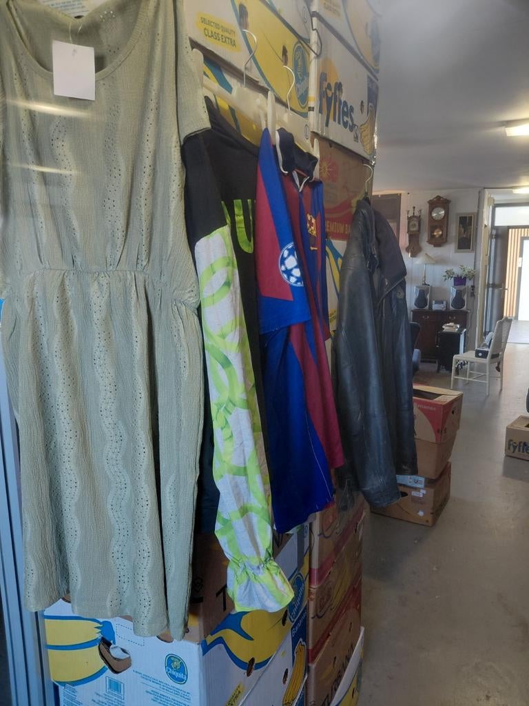 Diverse partij kleding, Ophalen, Zo goed als nieuw, Maat 38/40 (M)