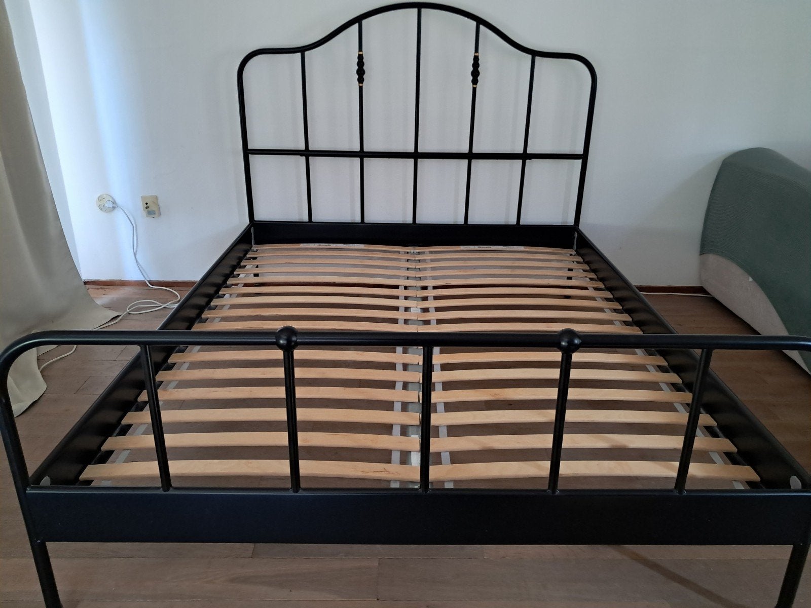 IKEA SAGSTUA bedframe + lattenbodem 160x200 cm - Uitstek, Ophalen, Tweepersoons, Zo goed als nieuw, Metaal