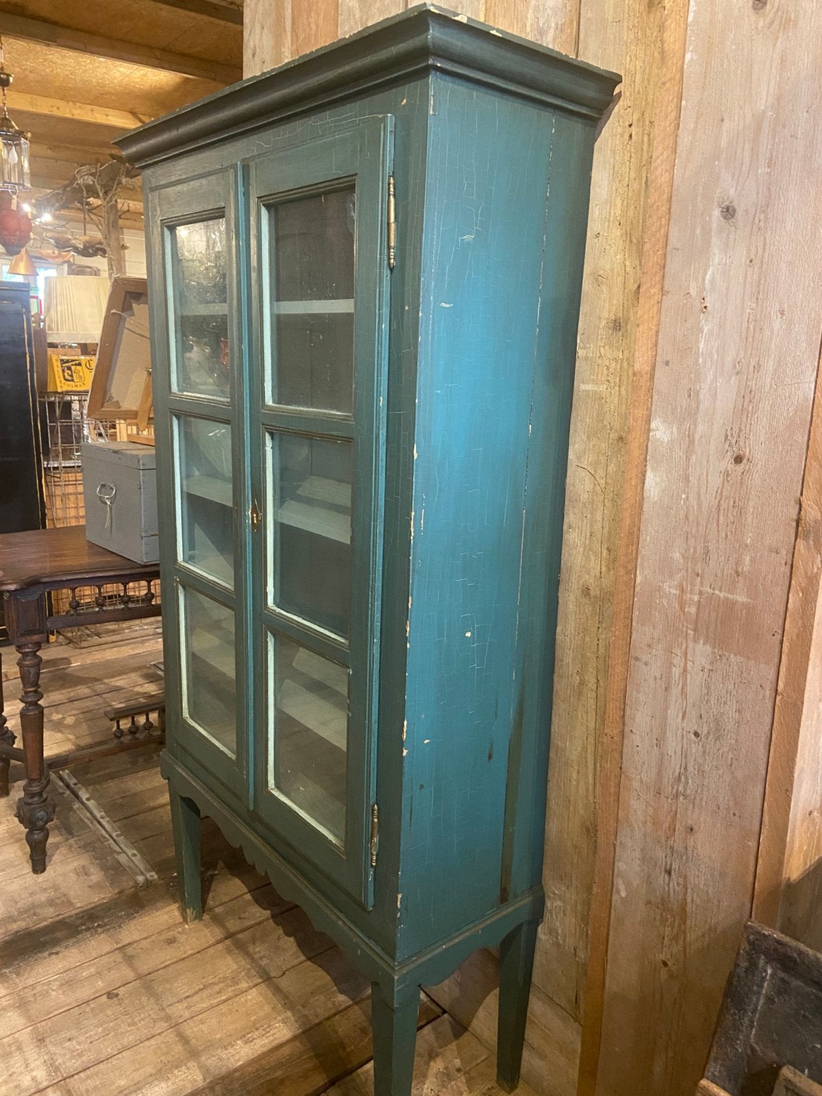 Oude brocante Franse vitrinekast vitrine op pootjes, Ophalen, Gebruikt, 50 tot 100 cm, 150 tot 200 cm