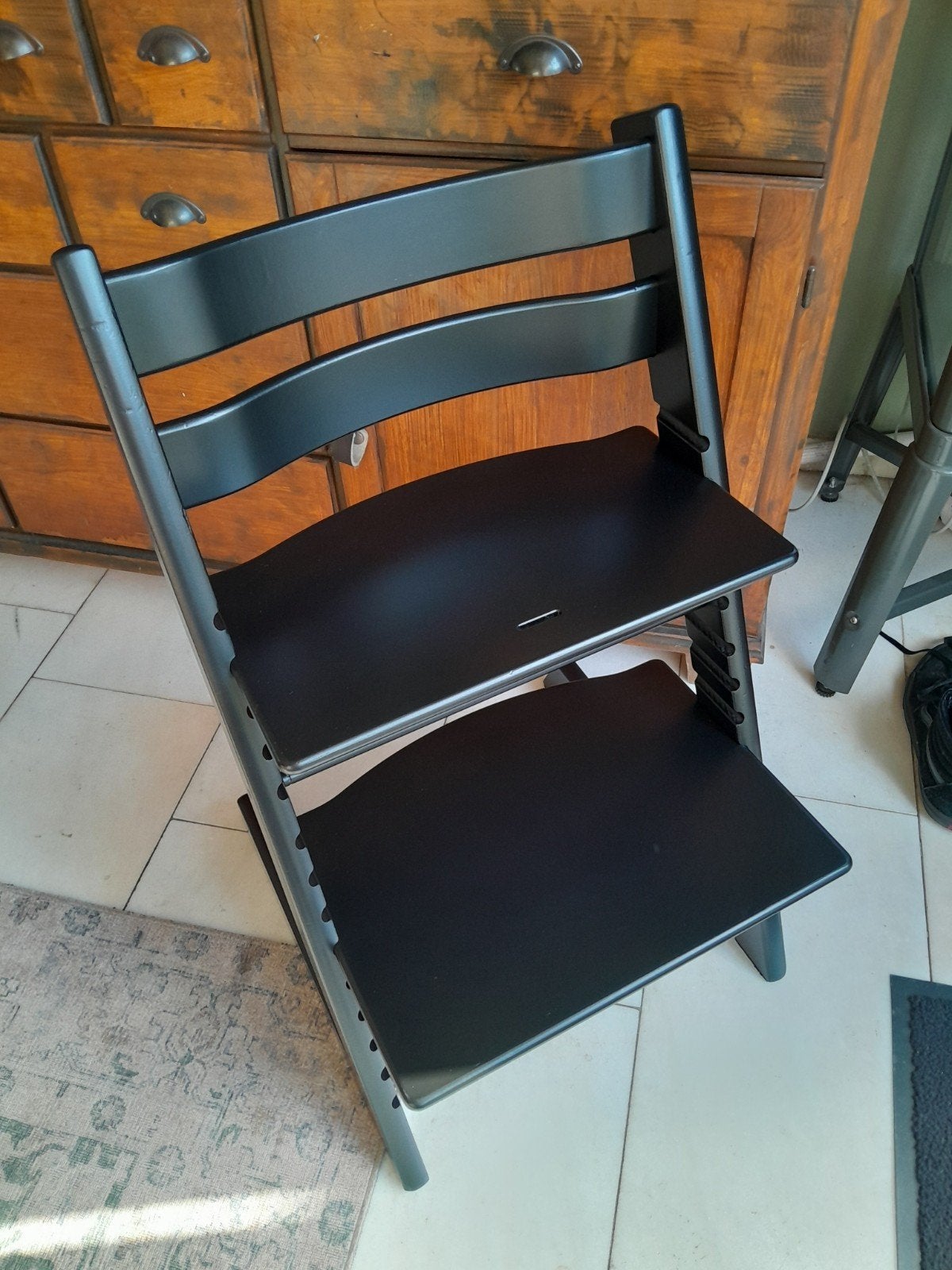Matzwarte Stokke Tripp Trapp, Kinderen en Baby's, Kinderstoelen, Ophalen, Gebruikt, Meegroeistoel