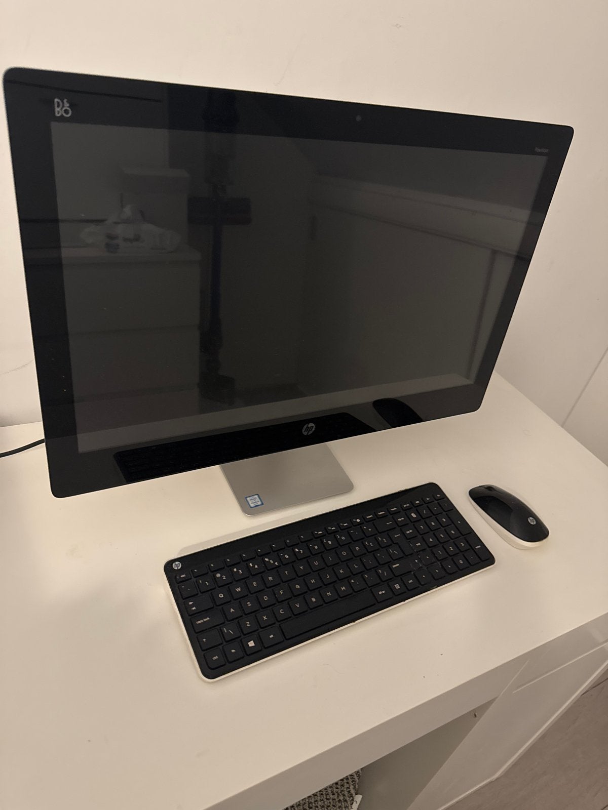 HP Pavilion All-in-One Desktop PC - Zo goed als nieuw, Computers en Software, Desktop Pc's, Ophalen, HDD, 2 tot 3 Ghz, Met monitor