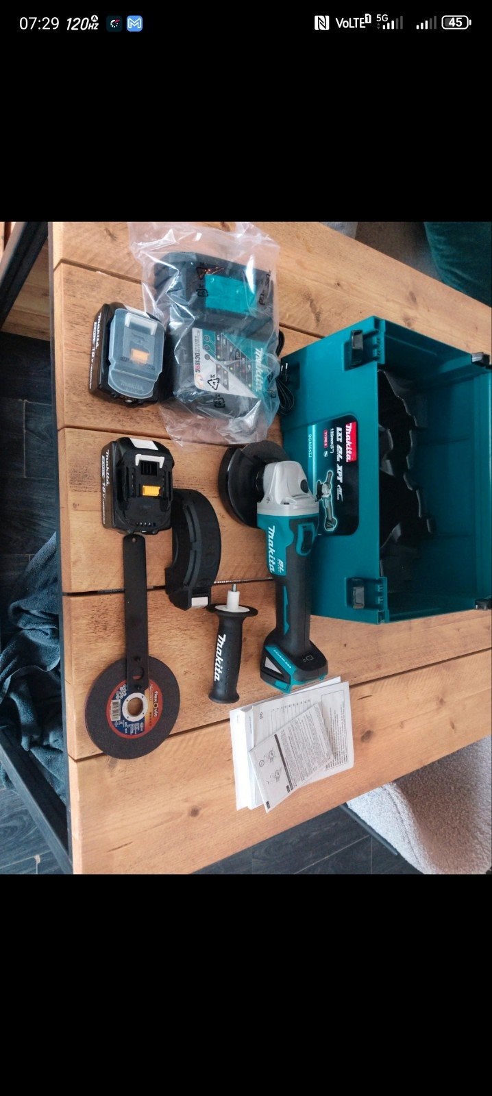 Makita Haakse Slijper Set met Accu's en Lader, Ophalen, Zo goed als nieuw, Haakse slijper, Makita