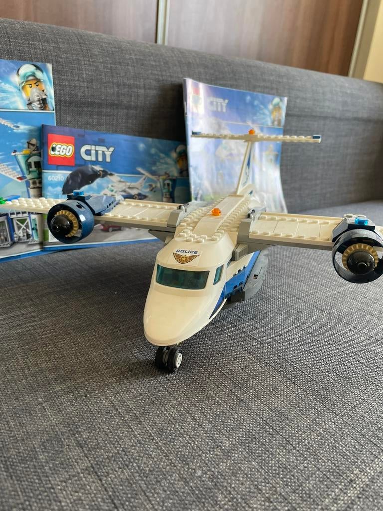 Lego vliegtuig basis met vliegtuig dn gevangenis, Kinderen en Baby's, Speelgoed | Duplo en Lego, Ophalen, Compleet, Lego, Zo goed als nieuw