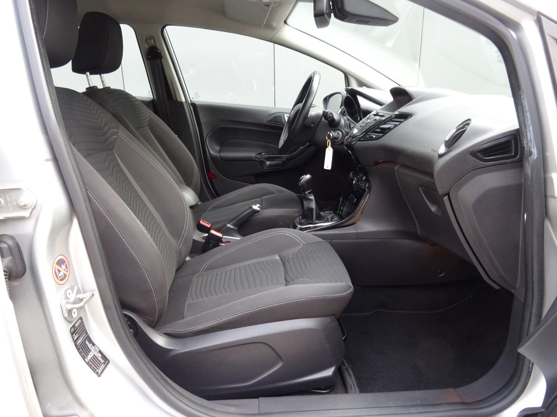 Ford Fiesta 1.0 Titanium * GEREVISEERDE MOTOR twv 4000 EURO, Voorwielaandrijving, Euro 5, 525 kg, 82 pk
