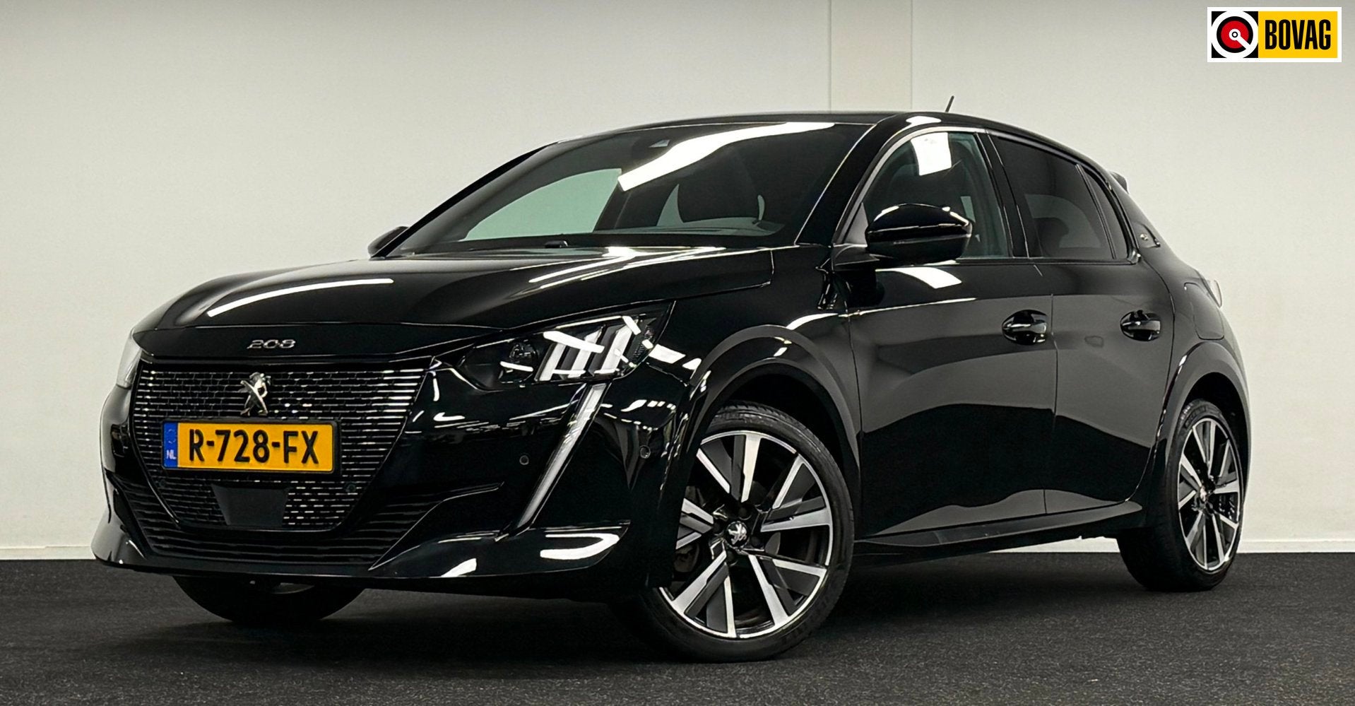 Peugeot 208 1.2 Puretech GT*Panodak*Camera*Navi*Carplay*Adap, Auto's, Gebruikt, 1199 cc, 1133 kg, Leder en Stof
