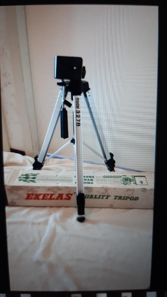 Fotocamera statief, Ophalen of Verzenden, Zo goed als nieuw, Driepoot