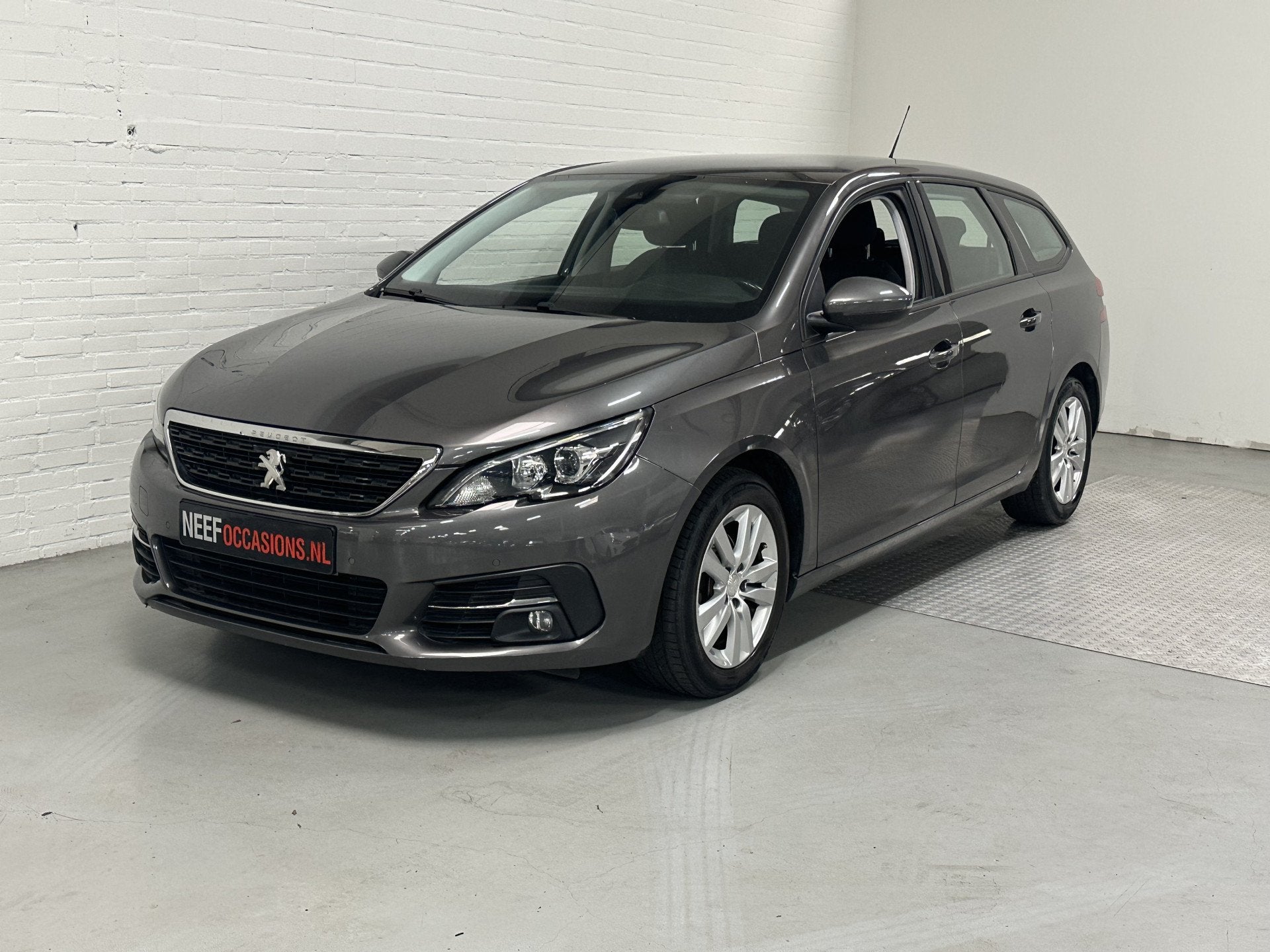 Peugeot 308 SW 1.2 PureTech Active Pack CLIMA / CRUISE / NAV, Auto's, Voorwielaandrijving, Stof, 1199 cc, Zilver of Grijs