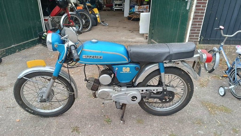 Suzuki 50cc bromfiets - Klassieke tweetakt, Maximaal 45 km/u, 50 cc, 5 versnellingen, Ophalen