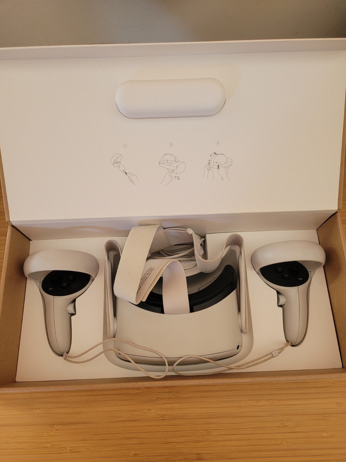 Oculus Quest 2 VR-headset met controllers en kabel, Ophalen of Verzenden, Gebruikt, VR-bril, Overige platformen