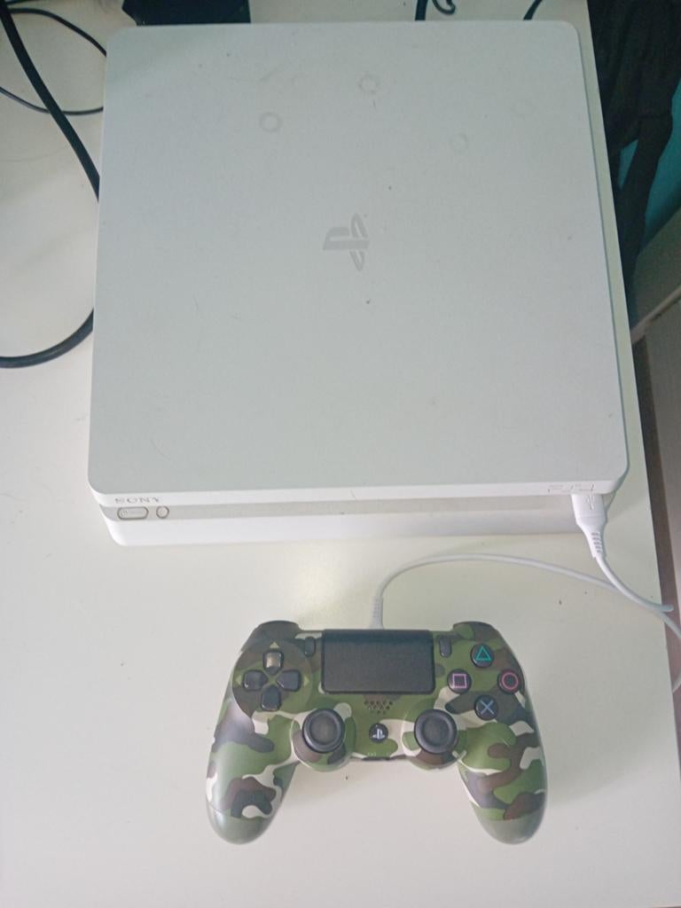 Playstation 4 Slim + Controller + 3 PS4 Spellen, Spelcomputers en Games, Spelcomputers | Sony PlayStation 4, Ophalen of Verzenden