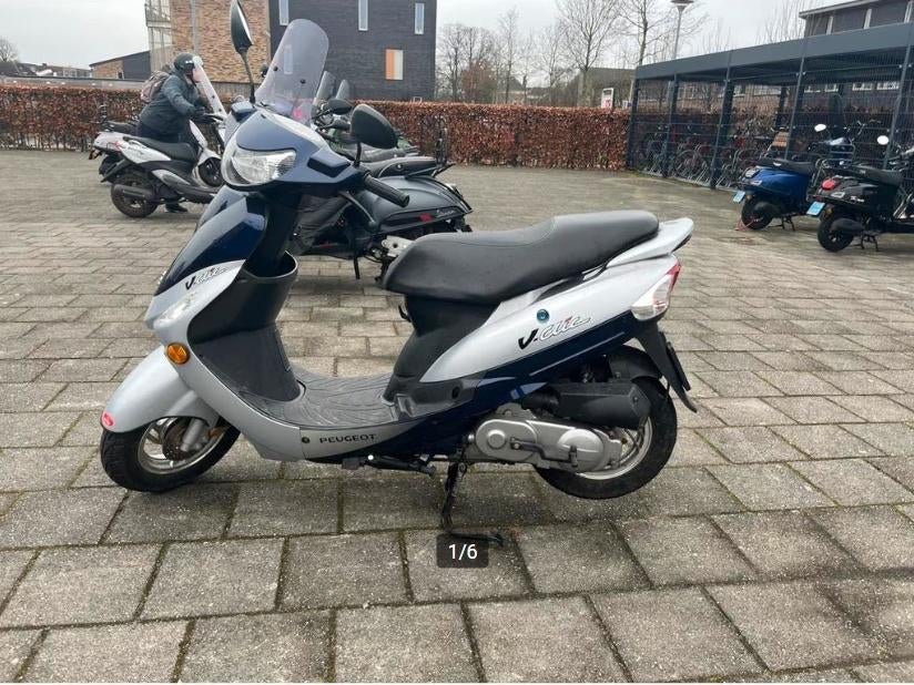 scooter peugeot clik € 299,00, Fietsen en Brommers, Snorfietsen en Snorscooters, Ophalen, Gebruikt, Benzine, Peugeot