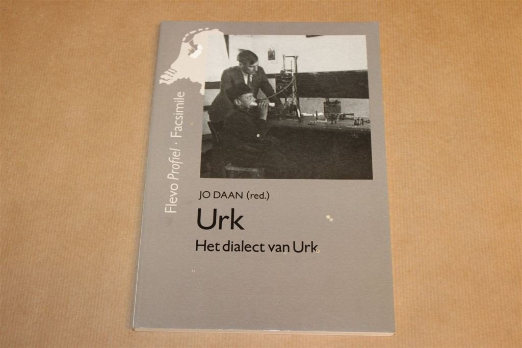 Urk — Dialect van Urk, Taalkundige Studie, Ophalen of Verzenden, Zo goed als nieuw