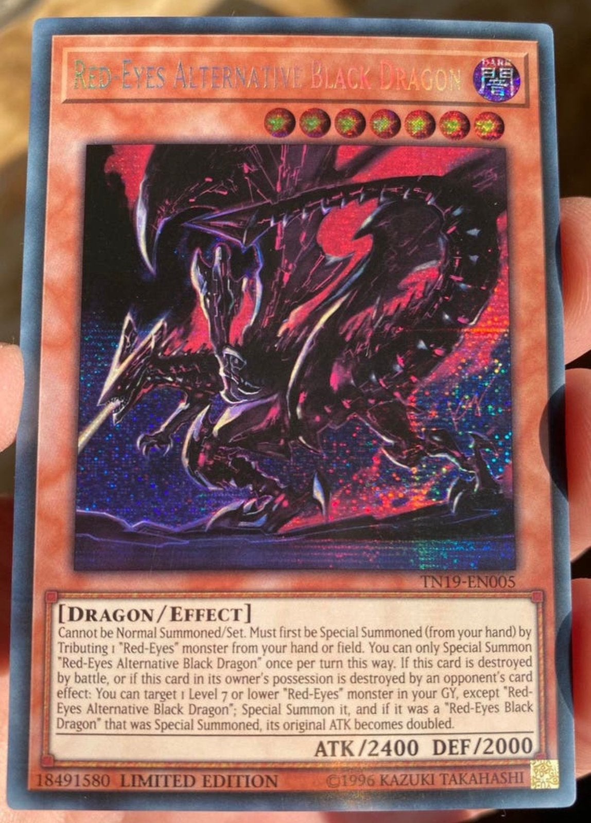 Yu-Gi-Oh! Red-Eyes Alternative Black Dragon TN19 Limited !, Ophalen of Verzenden, Zo goed als nieuw, Losse kaart, Foil