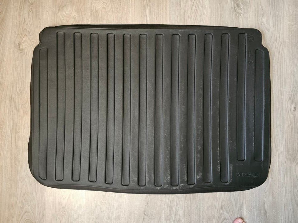 Kofferbakmat Renault Megane 4 - Rubber en Tapijt, Auto diversen, Ophalen, Zo goed als nieuw