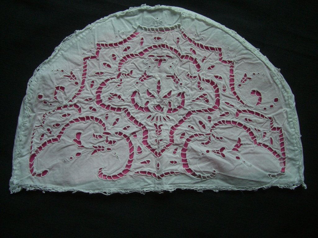 ANTIEKE THEEMUTS - RICHELIEU BORDUURWERK EN FILET 1910, Ophalen of Verzenden