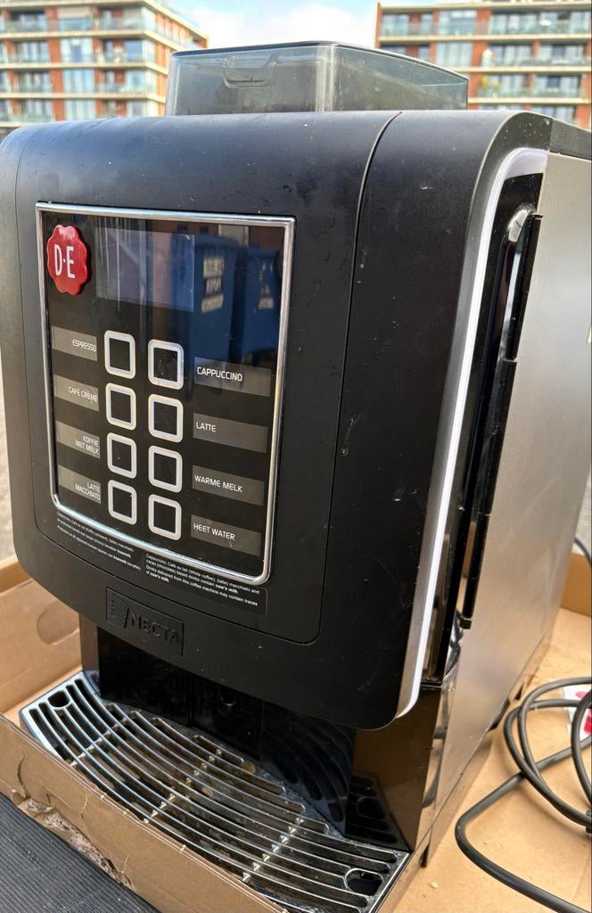 Necta Koffiemachine - Douwe Egberts, Witgoed en Apparatuur, Koffiezetapparaten, Ophalen, 10 kopjes of meer, Koffiemachine, Koffiebonen
