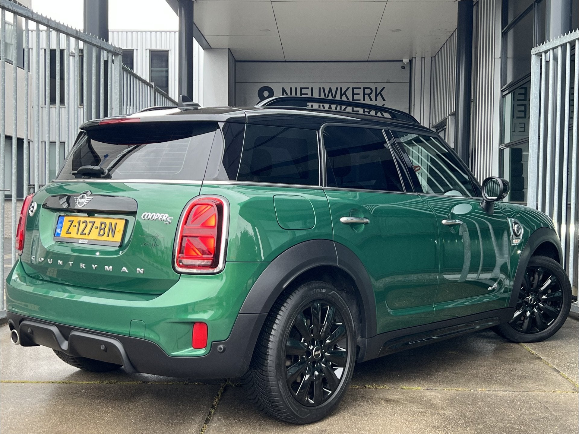 MINI Countryman 1.5 Cooper S E ALL4 JCW Chili | NAVI | CARPL, Automaat, Gebruikt, Met garantie (alle), Leder en Stof