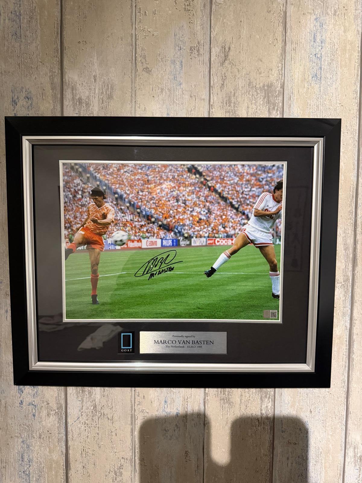 Gesigneerd van Basten foto., Ophalen