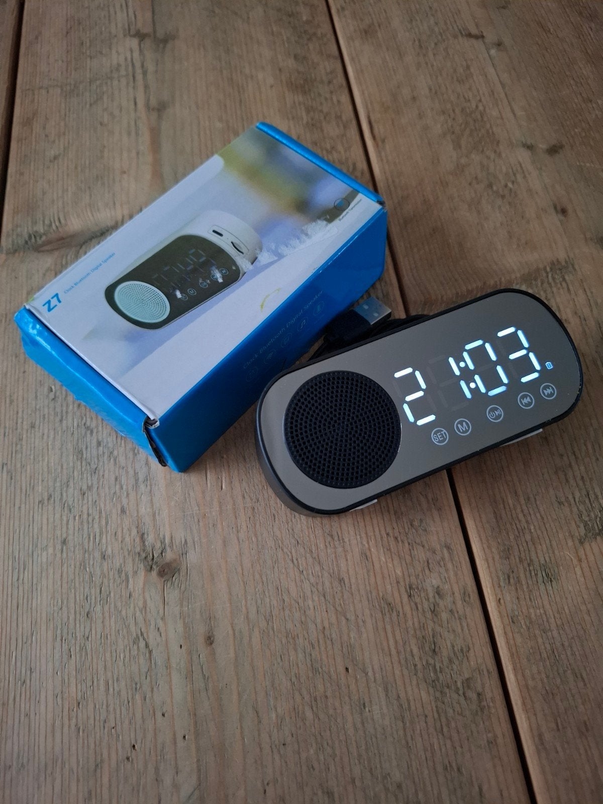 Nieuwe Bluetooth Wekkerradio met FM Radio en Klokfunctie, Ophalen of Verzenden, Nieuw, Digitaal