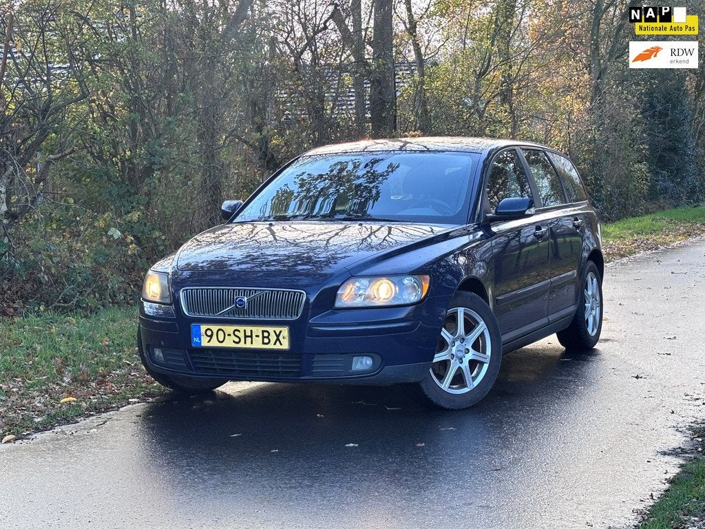 Volvo V50 1.8 Momentum | Airco + Cruise Nu € 1.950,-!, Auto's, Volvo, Voorwielaandrijving, 125 pk, 4 cilinders, Blauw