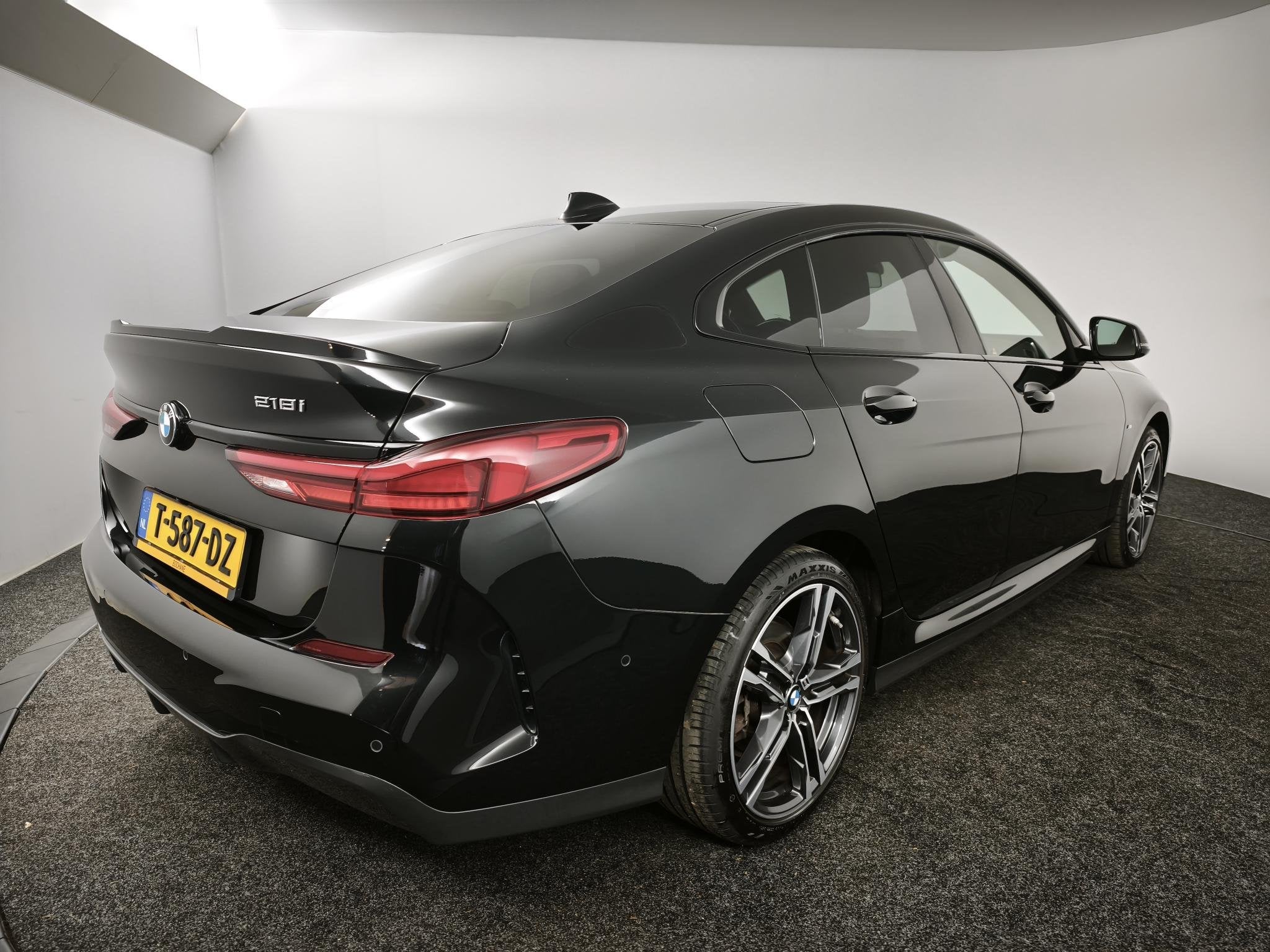 BMW 2-serie 218i Introduction Edition | M-Sport | Panoramada, Auto's, Dealer onderhouden, 136 pk, Gebruikt, 1350 kg