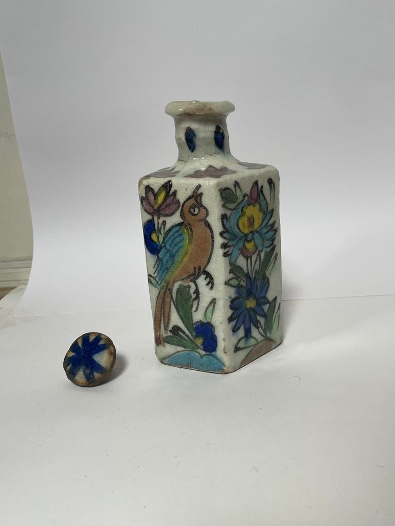 Uniek Perzisch Qajar vaasje met vogel en bloemmotief, Ophalen of Verzenden