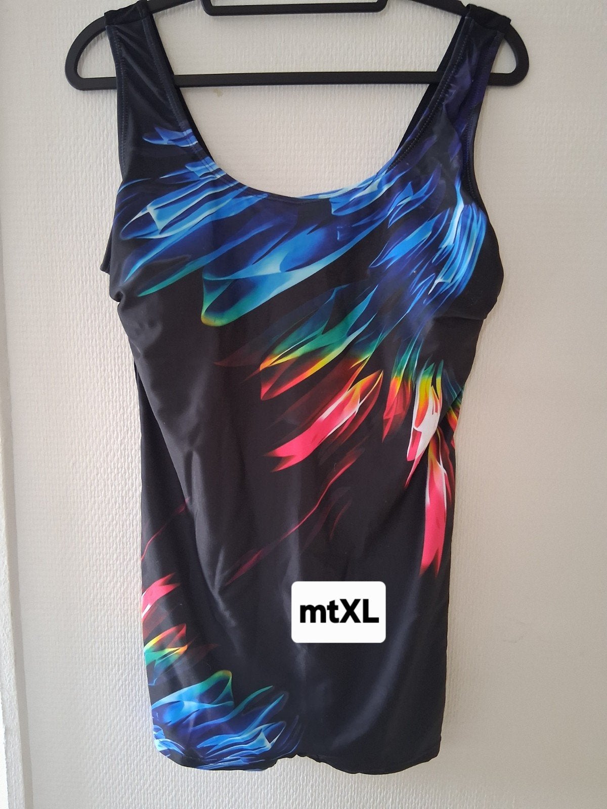 Zwart badpak met kleurrijke print - mtXL, Zwart, Badpak, Ophalen of Verzenden, Onbekend
