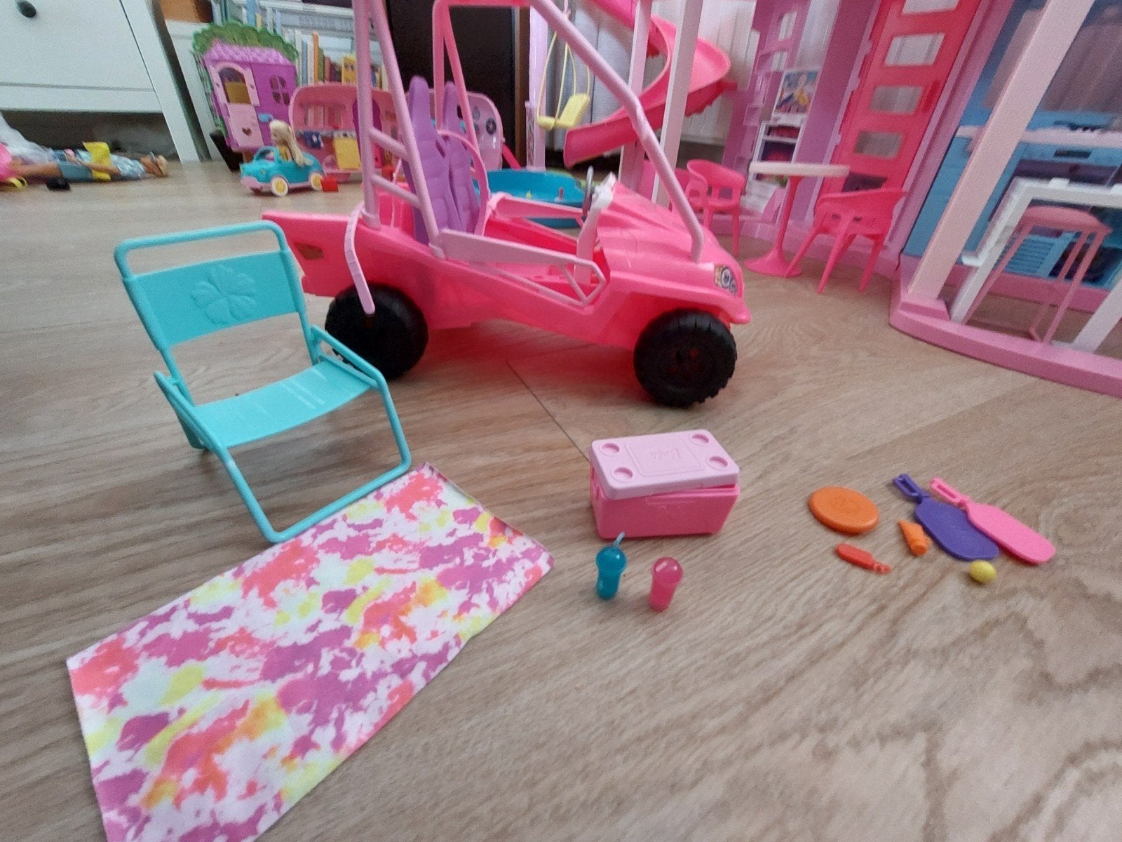 Barbie jeep auto beach detectives, Ophalen, Zo goed als nieuw, Toebehoren