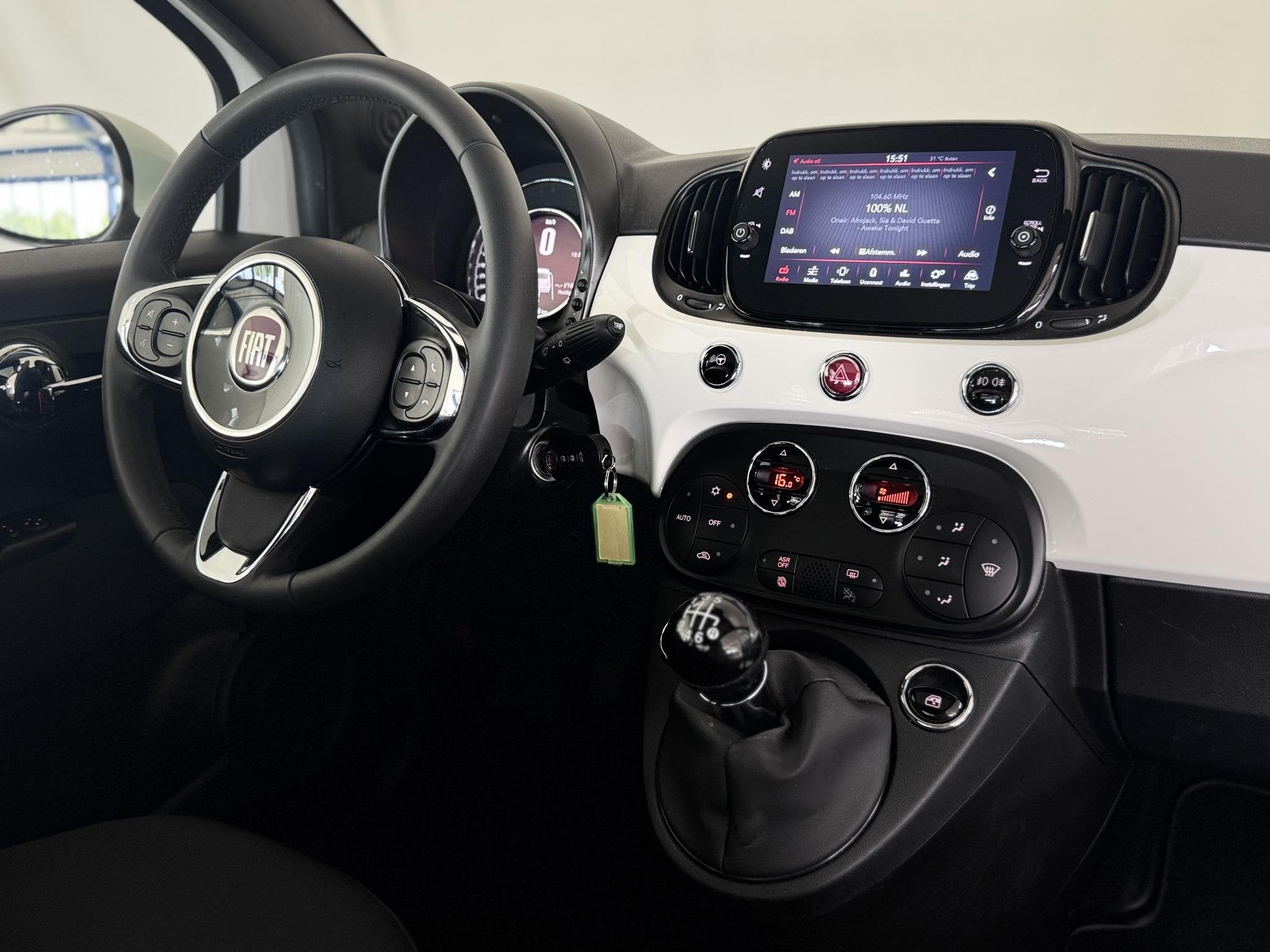 Fiat 500 1.0 Hybrid Dolcevita Apple-Android | Climate Contro, Auto's, Voorwielaandrijving, Stof, Euro 6, 4 stoelen