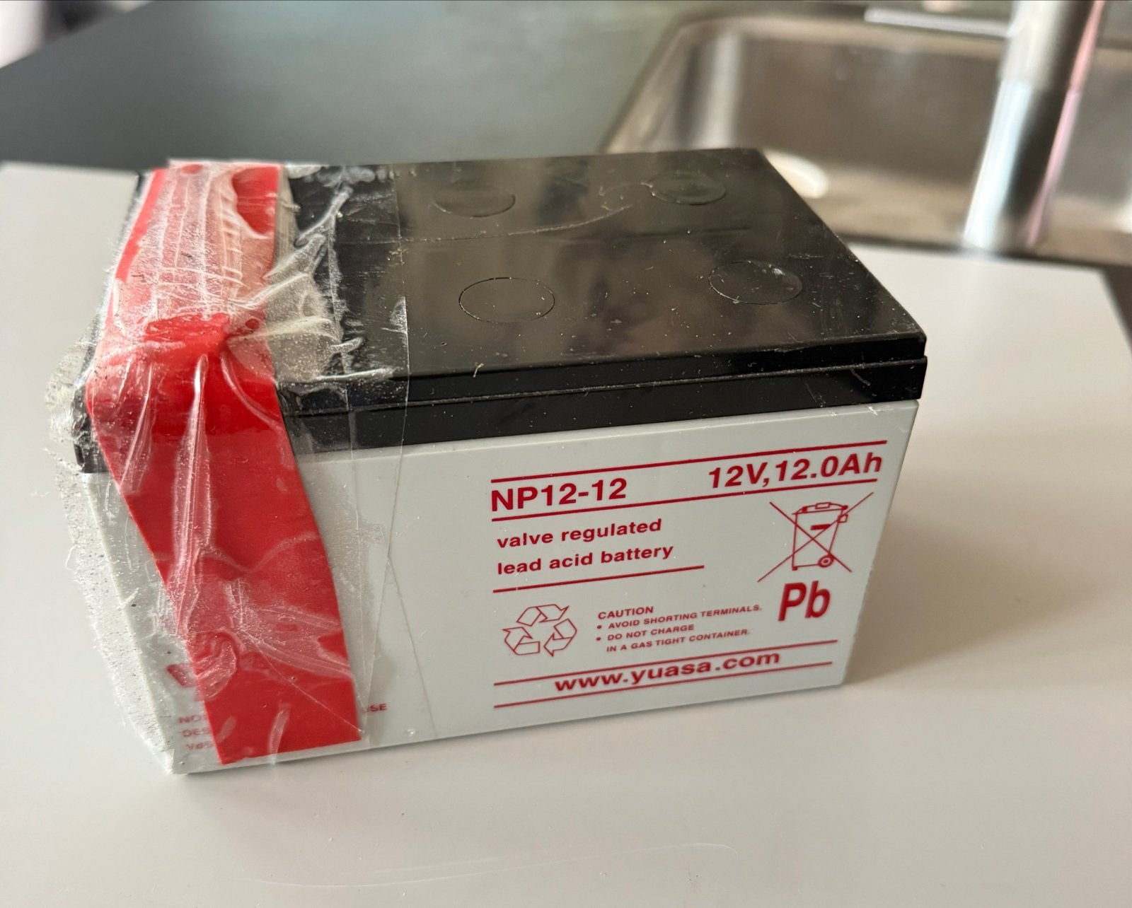 Nieuwe Yuasa NP12-12 12V 12Ah Loodaccu, Ophalen of Verzenden, Nieuw